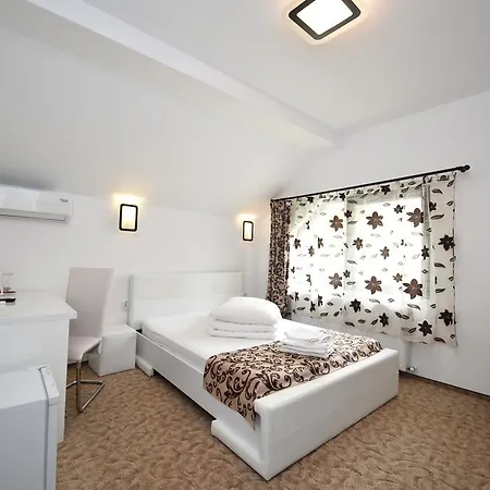 Casa Avy Pensjonat *